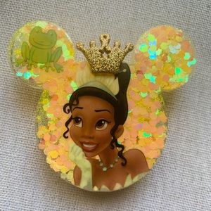 Cell phone pop socket